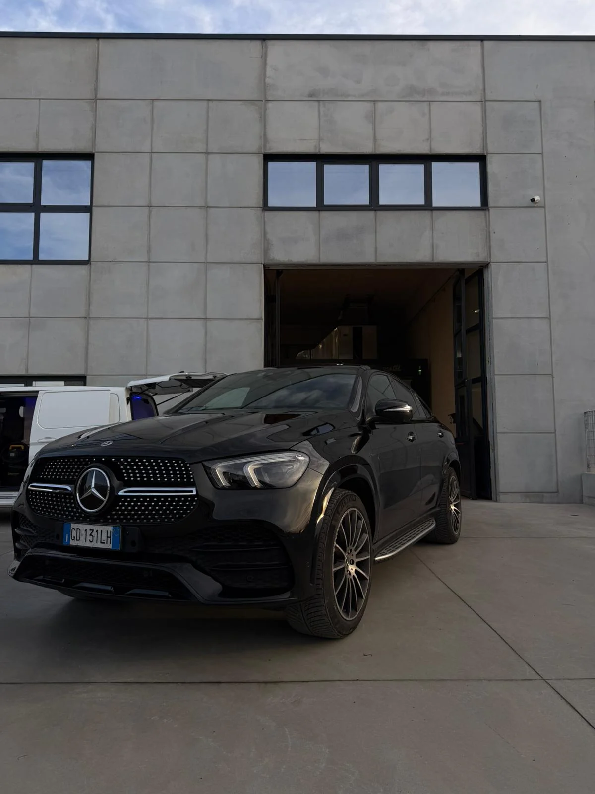 Mercedes GLE nera - lavoro di carrozzeria
